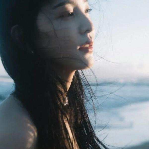 暗红